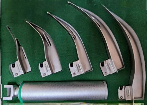 Ларингоскоп Макінтош фіброоптичний, набір з 5-х клинків зігнутих № 1, 2, 3, 4, 5 та рукоятка, в футлярі Bio Tules Impex BTS-24-356.9